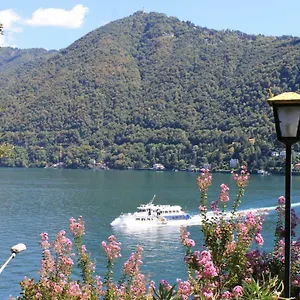 Bed & Breakfast Lakeviewcabin, Como
