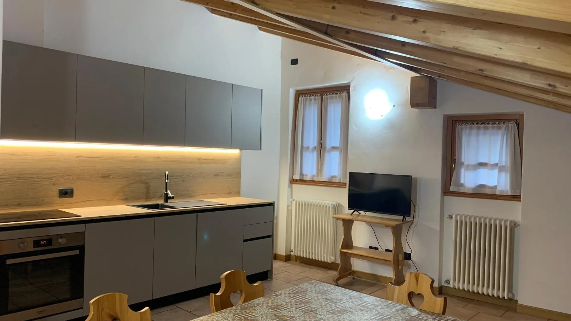 Hotel Italo-Svizzero Chiavenna 3*,